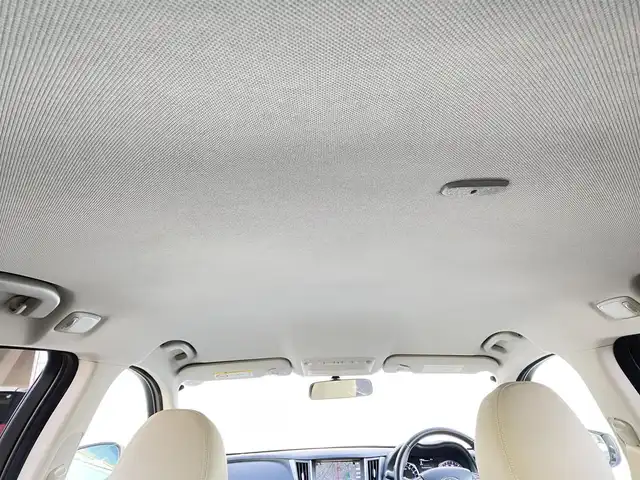 日産 スカイライン 200GT－t タイプP 群馬県 2014(平26)年 5.9万km クリスタルホワイトパール 安全装備/・衝突軽減ブレーキ/・オートライト/・レーンキープアシスト/・クリアランスソナー/・アラウンドビューモニター/・クルーズコントロール/・ブラインドスポット/・横滑り防止/メーカー純正ナビ/・AM/FM/フルセグTV/・Bluetooth/USB/MSV/LEDヘッドライト/LEDフォグランプ/前席シートヒーター/シートメモリー/前席パワーシート/ETC/純正フロアマット/スマートキー/プッシュスタート