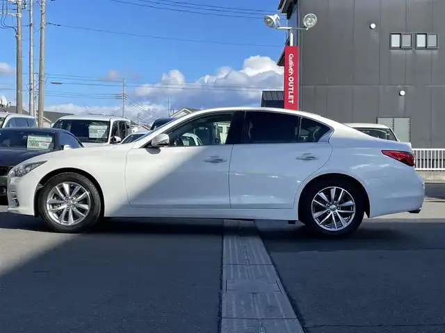 日産 スカイライン 200GT－t タイプP 群馬県 2014(平26)年 5.9万km クリスタルホワイトパール 安全装備/・衝突軽減ブレーキ/・オートライト/・レーンキープアシスト/・クリアランスソナー/・アラウンドビューモニター/・クルーズコントロール/・ブラインドスポット/・横滑り防止/メーカー純正ナビ/・AM/FM/フルセグTV/・Bluetooth/USB/MSV/LEDヘッドライト/LEDフォグランプ/前席シートヒーター/シートメモリー/前席パワーシート/ETC/純正フロアマット/スマートキー/プッシュスタート