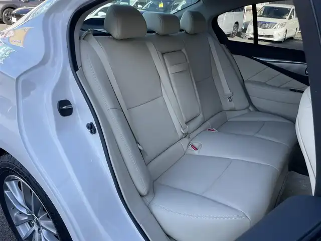 日産 スカイライン 200GT－t タイプP 群馬県 2014(平26)年 5.9万km クリスタルホワイトパール 安全装備/・衝突軽減ブレーキ/・オートライト/・レーンキープアシスト/・クリアランスソナー/・アラウンドビューモニター/・クルーズコントロール/・ブラインドスポット/・横滑り防止/メーカー純正ナビ/・AM/FM/フルセグTV/・Bluetooth/USB/MSV/LEDヘッドライト/LEDフォグランプ/前席シートヒーター/シートメモリー/前席パワーシート/ETC/純正フロアマット/スマートキー/プッシュスタート