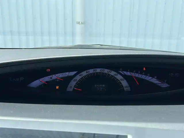 トヨタ エスティマ アエラス 愛媛県 2016(平28)年 5.2万km グレー 社外ナビ/フルセグTV/両側スライドドア/ETC/フォグランプ/ISOFIXシート対応/ウォークスルー/Bカメラ/クルーズコントロール/オートライト/社外フロアマット/純正１８AW/Bluetooth/スマートキー/プッシュスタート/スペアキー/横滑り防止装置/DVD再生可能