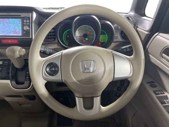 ホンダ Ｎ ＢＯＸ G Lパッケージ 神奈川県 2012(平24)年 7.3万km プレミアムホワイトパール 純正7インチメモリーナビ/(CD/DVD/ワンセグ)/バックカメラ/左側パワースライドドア/ステアリングスイッチ/社外13インチAW/スマートキー/プッシュスタート/ドアバイザー/フロアマット/Wエアバッグ/ABS/スマートキー/スペアキー×1本