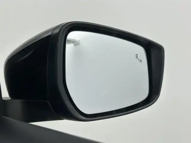 日産 リーフ X Vセレクション 90周年記念車 千葉県 2023(令5)年 0.4万km オーロラフレアブルーパール 禁煙車/プロパイロット/アラウンドビューモニター/インテリジェントルームミラー/車線逸脱防止支援/ふらつき警報/純正9インチナビ/レーダークルーズコントロール/LEDオートライト/ハーフレザーシート/シートヒーター/純正17インチアルミホイール/オートエアコン/USBポート/プッシュスタート/スマートキー