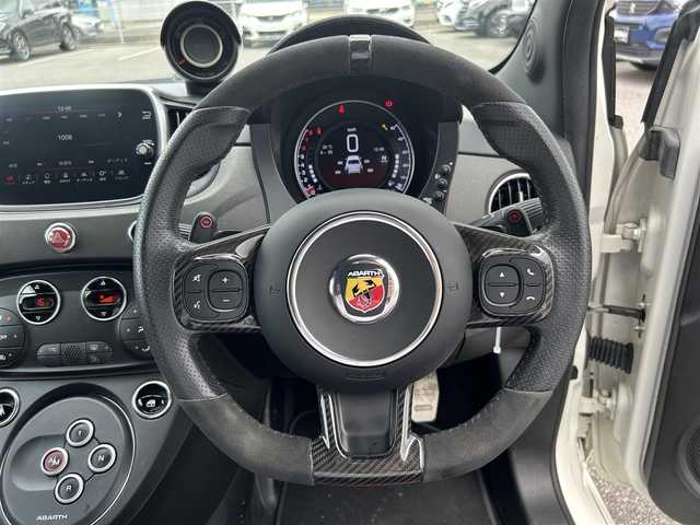 アバルト ５９５ コンペティツィオーネ 滋賀県 2019(令1)年 1.9万km 白 OP茶黒サベルトシート/ブレンボブレーキキャリパー/KONIショックアブソーバー/レコードモンツァ/ドライブレコーダー/ディスプレイオーディオ／ＢＴ／ＵＳＢ/純正AW１７/パドルシフト/ETC
