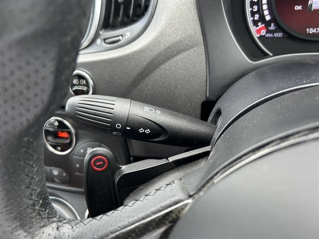 アバルト ５９５ コンペティツィオーネ 滋賀県 2019(令1)年 1.9万km 白 OP茶黒サベルトシート/ブレンボブレーキキャリパー/KONIショックアブソーバー/レコードモンツァ/ドライブレコーダー/ディスプレイオーディオ／ＢＴ／ＵＳＢ/純正AW１７/パドルシフト/ETC