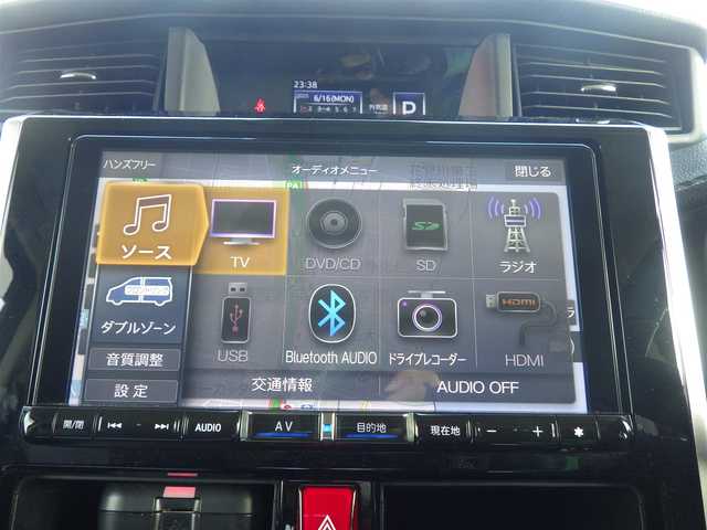 ダイハツ トール カスタムG リミテッドⅡ SAⅢ 千葉県 2020(令2)年 5.3万km ファイアークォーツレッドM スマートアシストIII/クルーズコントロール/エコアイドル/両側パワースライドドア/純正メモリーナビ/地デジTV/【DVD/CD再生機能　Bluetooth接続】/パノラマモニター/ドライブレコーダー/革巻きステアリング/ステアリングスイッチ/LEDヘッドライト/LEDフォグライト/ウインカーミラー/コーナーセンサー/純正14インチアルミホイル/キーフリーシステム