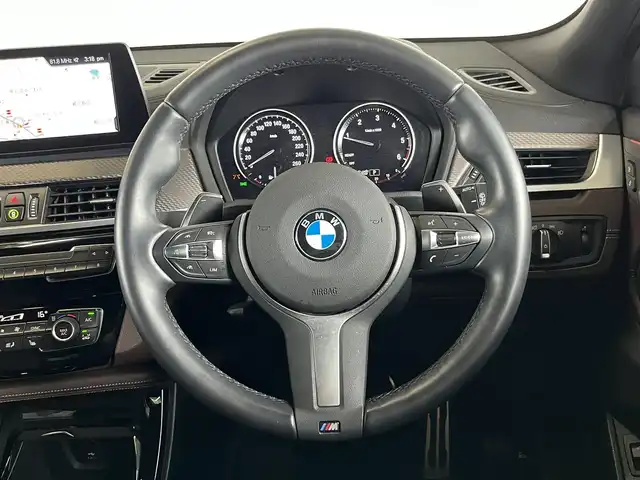 ＢＭＷ Ｘ２ xDrive 20d MスポーツX 山形県 2023(令5)年 2.3万km サファイアブラックP ワンオーナー/4WD/インテリジェントセーフティ/・衝突警告/歩行者警告/車線逸脱警告/ヘッドアップディスプレイ/純正ナビ/・Bluetooth/USB/バックカメラ/パークディスタンスコントロール/走行モード/ブラウンレザーシート/シートヒーターD/N席/パドルシフト/アダプティブクルーズコントロール/レーンディパーチャーウォーニング/純正LEDオートライト/ワイヤレスチャージング/ヒルディセントコントロール/オプション20インチAW/パワーバックドア/フットオープナー