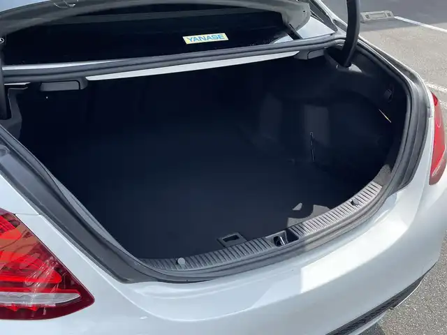 メルセデス・ベンツ Ｃ１８０ ローレウスエディション 静岡県 2018(平30)年 3.6万km ポーラホワイト レーダーセーフティ パッケージ/ブラックレザーシート （合皮）/シートヒーター /運転席メモリーパワーシート/CommandHDDナビフルセグTV Bluetooth/バックカメラ/AMGスタイリング/キーレスゴー /DSRCETC/ドライブレコーダー