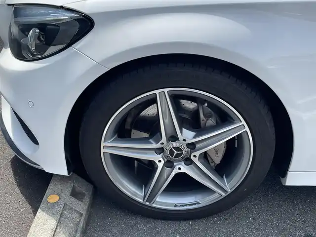 メルセデス・ベンツ Ｃ１８０ ローレウスエディション 静岡県 2018(平30)年 3.6万km ポーラホワイト レーダーセーフティ パッケージ/ブラックレザーシート （合皮）/シートヒーター /運転席メモリーパワーシート/CommandHDDナビフルセグTV Bluetooth/バックカメラ/AMGスタイリング/キーレスゴー /DSRCETC/ドライブレコーダー