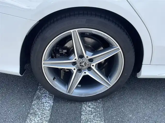 メルセデス・ベンツ Ｃ１８０ ローレウスエディション 静岡県 2018(平30)年 3.6万km ポーラホワイト レーダーセーフティ パッケージ/ブラックレザーシート （合皮）/シートヒーター /運転席メモリーパワーシート/CommandHDDナビフルセグTV Bluetooth/バックカメラ/AMGスタイリング/キーレスゴー /DSRCETC/ドライブレコーダー