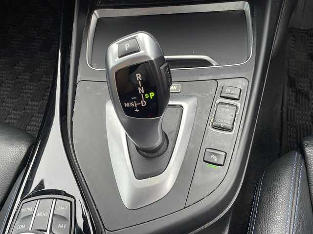 ＢＭＷ １１８ｄ Mスポーツ エディションシャドー 静岡県 2019(令1)年 4.1万km アルピンホワイトⅢ 純正ナビ/CD/DVD//バックカメラ/レザーシート/シートヒーター/純正18インチAW/ドライブレコーダー/ミラー一体型ETC/スマートキー/パワーシート