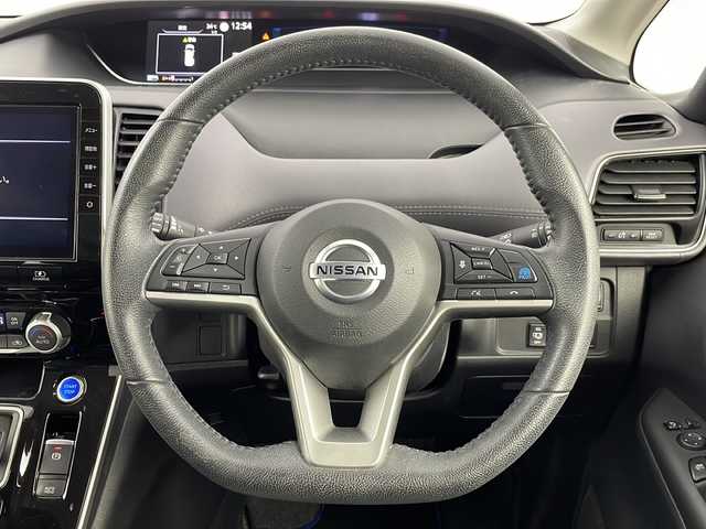 日産 セレナ e－パワー ハイウェイスター V 埼玉県 2020(令2)年 5.9万km アズライトブルー インテリジェントミラー/革巻きステアリング/プロパイロット/フォグランプ/ウィンカーミラー/ドアバイザー/両側パワースライドドア/プッシュスタート/純正フロアマット/コーナーセンサー/全方位カメラ/ＥＴＣ