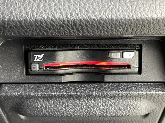 トヨタ ヴォクシー ZS 煌Ⅱ 群馬県 2019(平31)年 5.1万km ホワイトパールクリスタルシャイン 禁煙車　純正７型ナビ　アルパインフリップダウンモニター　バックカメラ　両側パワースライドドア　オートクルーズコントロール　ETC　衝突軽減　アイドリングストップ　スマートキー　プッシュスタート