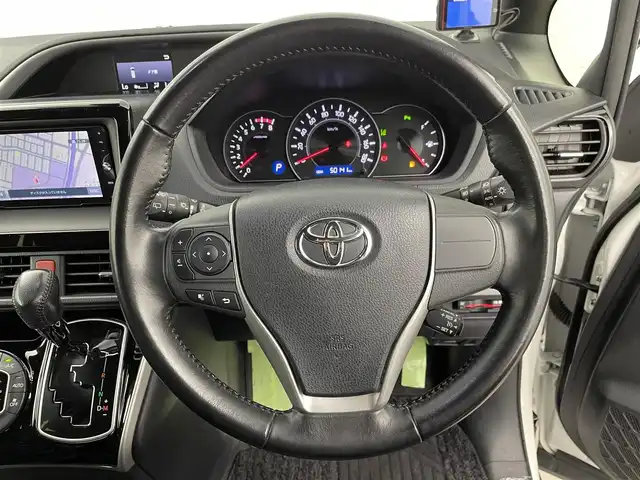 トヨタ ヴォクシー ZS 煌Ⅱ 群馬県 2019(平31)年 5.1万km ホワイトパールクリスタルシャイン 禁煙車　純正７型ナビ　アルパインフリップダウンモニター　バックカメラ　両側パワースライドドア　オートクルーズコントロール　ETC　衝突軽減　アイドリングストップ　スマートキー　プッシュスタート
