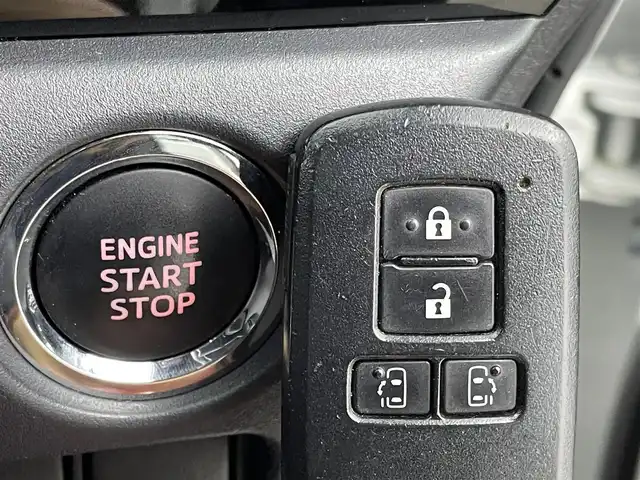 トヨタ ヴォクシー ZS 煌Ⅱ 群馬県 2019(平31)年 5.1万km ホワイトパールクリスタルシャイン 禁煙車　純正７型ナビ　アルパインフリップダウンモニター　バックカメラ　両側パワースライドドア　オートクルーズコントロール　ETC　衝突軽減　アイドリングストップ　スマートキー　プッシュスタート