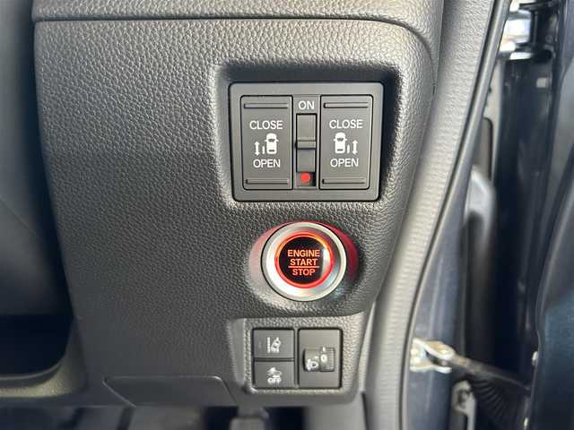 ホンダ Ｎ ＢＯＸ カスタム L 道央・札幌 2023(令5)年 1.6万km メテオロイドグレーメタリック 4WD/ワンオーナー/ホンダセンシング/・衝突軽減ブレーキ/・誤発進抑制機能/・歩行者事故低減ステアリング/・路外逸脱抑制機能/・渋滞追従機能付アクティブクルーズコントロール/・車線維持支援システム/・先行発進お知らせ機能/・標識認識機能/・後方誤発進抑制機能/・オートハイビーム/プラズマクラスター技術搭載オートエアコン/両側パワースライドドア/社外ナビ/（CD/DVD/BT）/フルセグTV/バックカメラ/純正エンジンスターター/前後ドライブレコーダー/純正AW夏タイヤ/社外AW冬タイヤ積込/前席シートヒーター/純正フロアマット