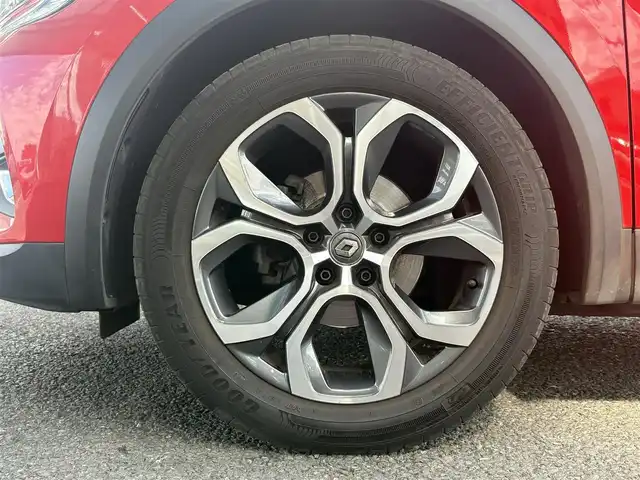 ルノー ルノー キャプチャー インテンス 埼玉県 2021(令3)年 5.2万km 赤Ⅱ ・ディーラー記録Ｒ４：５：６年　/・ワンオーナー　/・ディスプレイオーディオ/・AppleCarPlay/・アラウンドビューモニター　/・前後ドライブレコーダー/・運転アシスト　/・駐車アシスト/・ＡＤＰクルーズコントロール　/・レーンキープ　/・レーンディパーチャー　/・BSM/・シート＆ステアリングヒーター/・ハーフレザーシート/・アイドリングストップ/・オートライト/・LEDライト/・ルーフレール/・コーナーセンサー/・純正18インチアルミ/（グッドイヤータイヤ）/・スマートキー×２/・プッシュスタート/・保証書/・取説