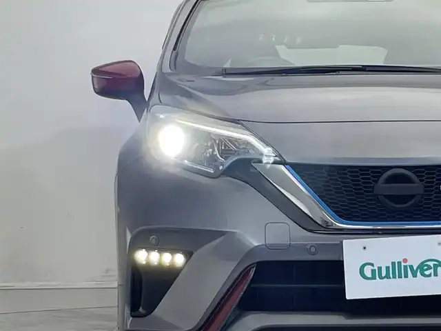 日産 ノート e－パワー ニスモ 奈良県 2019(令1)年 2.2万km ダークメタルグレー 社外ナビ/LEDヘッドライト/コーナーセンサー/レーンキープアシスト/ドライブレコーダー/CD/DVD/フルセグ/Bluetooth/盗難防止システム/衝突軽減/横滑り防止/社外16インチAW/ETC