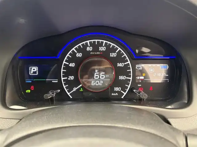 日産 ノート e－パワー ニスモ 奈良県 2019(令1)年 2.2万km ダークメタルグレー 社外ナビ/LEDヘッドライト/コーナーセンサー/レーンキープアシスト/ドライブレコーダー/CD/DVD/フルセグ/Bluetooth/盗難防止システム/衝突軽減/横滑り防止/社外16インチAW/ETC