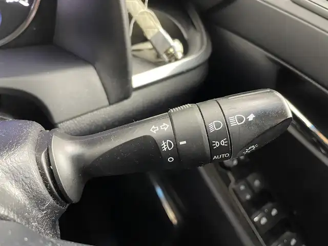 トヨタ アルファードハイブリット SR Cパッケージ 埼玉県 2015(平27)年 9万km ホワイトパールクリスタルシャイン 社外ディスプレイオーディオ　フリップダウンモニター　黒レザー　バックカメラ　ビルトインＥＴＣ　前後ドラレコ　セーフティセンス　レーダークルーズ　メモリシート　シートヒーター　ＡＣ１００Ｖ　ＬＥＤライト