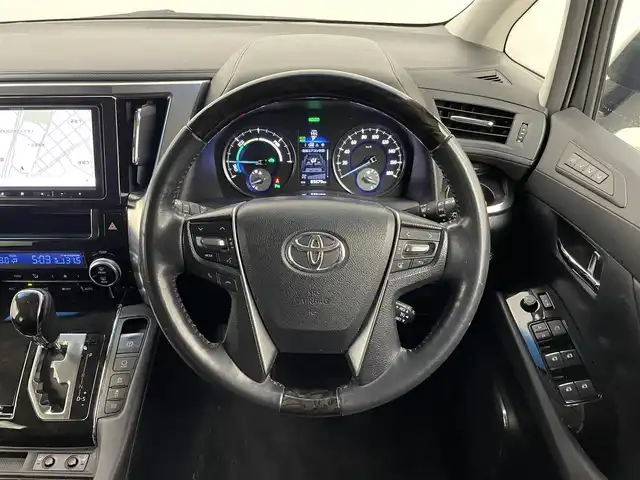 トヨタ アルファードハイブリット SR Cパッケージ 埼玉県 2015(平27)年 9万km ホワイトパールクリスタルシャイン 社外ディスプレイオーディオ　フリップダウンモニター　黒レザー　バックカメラ　ビルトインＥＴＣ　前後ドラレコ　セーフティセンス　レーダークルーズ　メモリシート　シートヒーター　ＡＣ１００Ｖ　ＬＥＤライト