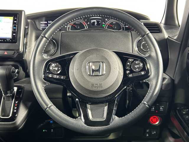 ホンダ Ｎ ＢＯＸ カスタム L ターボ 神奈川県 2021(令3)年 1.6万km プラチナホワイトパール ホンダセンシング/純正7型ナビ/・BT/フルセグTV/CD/DVD/SD/USB/バックカメラ/両側電動スライドドア/ビルトインETC/コーナーセンサー/ヘッドライトレベライザー/スマートキー/プッシュスタートボタン/LEDヘッドライト/フォグランプ/革巻きステアリング/ステアリングスイッチ/パドルシフト/Autoライト/ハーフレザーシート/シートヒーター(D/N)/シートリフター/純正純正フロアマット/純正アルミホイール