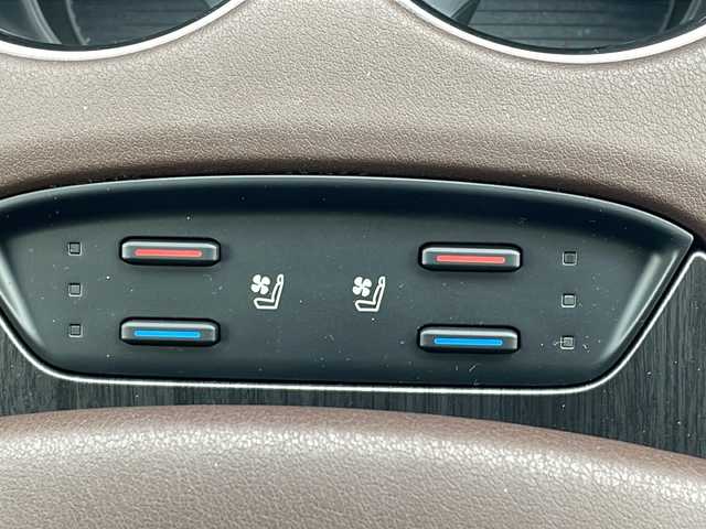 トヨタ ハリアー G レザーパッケージ 島根県 2020(令2)年 3.3万km ホワイトパールクリスタルシャイン 純正ディスプレイオーディオ/・フルセグ/Bluetooth/ナビ機能拡張有/バックカメラ/Toyota Safety Sence/・プリクラッシュセーフティ/・レーントレーシングアシスト/・レーダークルーズコントロール/・ロードサインアシスト/・オートマチィックハイビーム/ビルトインETC/パワーバックドア/ハンドルヒーター/デジタルインナーミラー/パワーシート/メモリシート/レザーシート/ドライブレコーダー