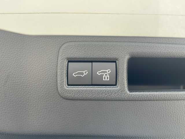 トヨタ ハリアー G レザーパッケージ 島根県 2020(令2)年 3.3万km ホワイトパールクリスタルシャイン 純正ディスプレイオーディオ/・フルセグ/Bluetooth/ナビ機能拡張有/バックカメラ/Toyota Safety Sence/・プリクラッシュセーフティ/・レーントレーシングアシスト/・レーダークルーズコントロール/・ロードサインアシスト/・オートマチィックハイビーム/ビルトインETC/パワーバックドア/ハンドルヒーター/デジタルインナーミラー/パワーシート/メモリシート/レザーシート/ドライブレコーダー