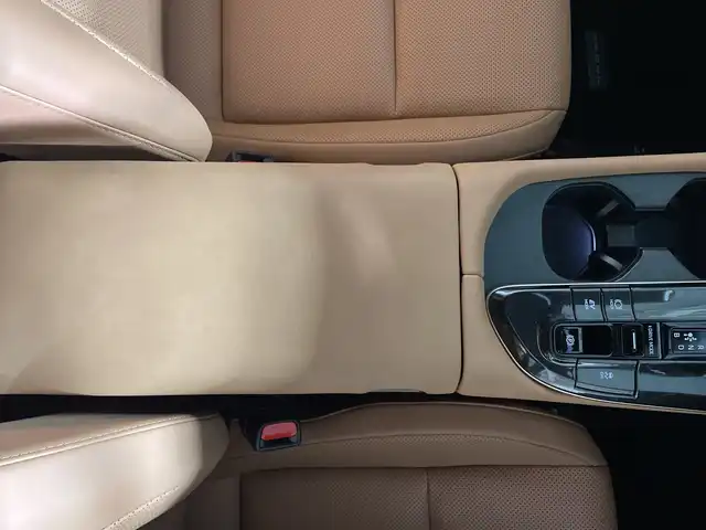 トヨタ クラウン スポーツ Z 福岡県 2025(令7)年 1.1万km プレシャスホワイトパール 禁煙車純正ナビ(フルセグTV/Bluetooth)全方位モニタートヨタセーフティーレーダークルコンパノラマルーフETCドラレコシートヒーター電動リアゲートデジタルインナーミラーエアーシート