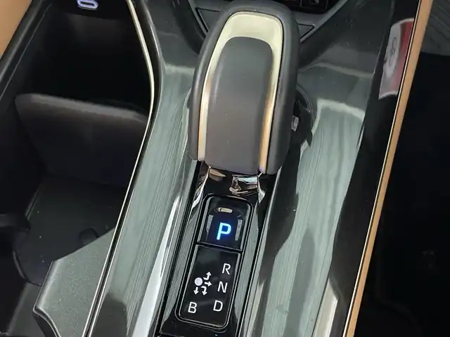 トヨタ クラウン スポーツ Z 福岡県 2025(令7)年 1.1万km プレシャスホワイトパール 禁煙車純正ナビ(フルセグTV/Bluetooth)全方位モニタートヨタセーフティーレーダークルコンパノラマルーフETCドラレコシートヒーター電動リアゲートデジタルインナーミラーエアーシート