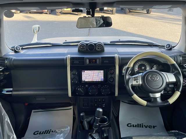 トヨタ ＦＪクルーザー ファイナルエディション 道東・釧路十勝 2017(平29)年 7.1万km ベージュ 4WD/TRDフロントスキッドプレート/TRDマフラー/GIGEARリアラダー/ルーフキャリア/社外LEDヘッドライト/社外バイカラーLEDフォグランプ/社外ステアリング/社外SDナビ/・CD/ラジオ/USB/iPod/フルセグ機能あり（アンテナなし）/社外レーダー/社外ドラレコ付ルームミラー/社外ツイーター/社外オートライトユニット/ETC/フロアマット/ドアバイザー