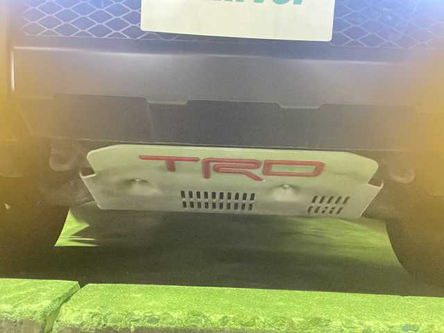 トヨタ ＦＪクルーザー ファイナルエディション 道東・釧路十勝 2017(平29)年 7.1万km ベージュ 4WD/TRDフロントスキッドプレート/TRDマフラー/GIGEARリアラダー/ルーフキャリア/社外LEDヘッドライト/社外バイカラーLEDフォグランプ/社外ステアリング/社外SDナビ/・CD/ラジオ/USB/iPod/フルセグ機能あり（アンテナなし）/社外レーダー/社外ドラレコ付ルームミラー/社外ツイーター/社外オートライトユニット/ETC/フロアマット/ドアバイザー