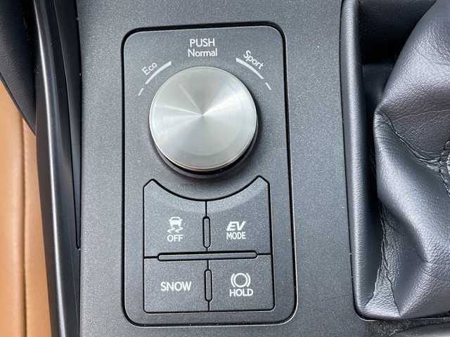 レクサス ＩＳ 300h バージョンL 富山県 2021(令3)年 6.2万km シルバー 4WD/茶レザーシート/三眼LEDヘッドライト/純正メーカー10.25インチナビゲーション/【CD/DVD/SD/BT/AUX/USB/Miracast/フルセグTV】/全周囲カメラ/ビルトインETC/社外ドライブレコーダー前後/前席シートヒーター/前席エアシート/前席パワーシート/純正エンジンスターター/純正19インチAW /純正フロアマット/社外レーダー/衝突被害軽減ブレーキ/レーダークルーズコントロール/レーンキープアシスト/オートハイビームアシスト