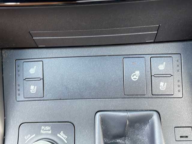 レクサス ＩＳ 300h バージョンL 富山県 2021(令3)年 6.2万km シルバー 4WD/茶レザーシート/三眼LEDヘッドライト/純正メーカー10.25インチナビゲーション/【CD/DVD/SD/BT/AUX/USB/Miracast/フルセグTV】/全周囲カメラ/ビルトインETC/社外ドライブレコーダー前後/前席シートヒーター/前席エアシート/前席パワーシート/純正エンジンスターター/純正19インチAW /純正フロアマット/社外レーダー/衝突被害軽減ブレーキ/レーダークルーズコントロール/レーンキープアシスト/オートハイビームアシスト