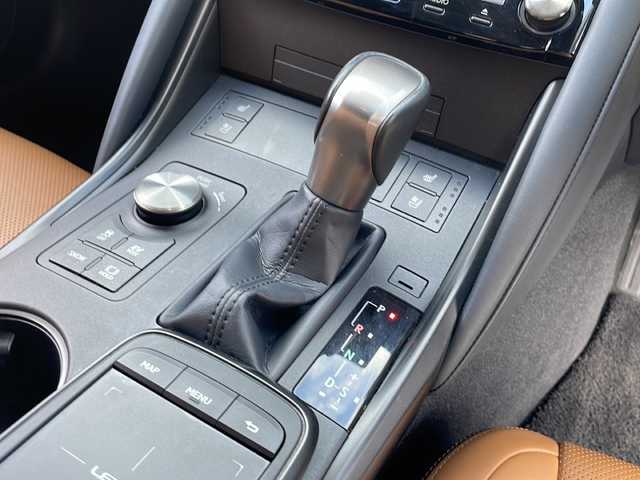 レクサス ＩＳ 300h バージョンL 富山県 2021(令3)年 6.2万km シルバー 4WD/茶レザーシート/三眼LEDヘッドライト/純正メーカー10.25インチナビゲーション/【CD/DVD/SD/BT/AUX/USB/Miracast/フルセグTV】/全周囲カメラ/ビルトインETC/社外ドライブレコーダー前後/前席シートヒーター/前席エアシート/前席パワーシート/純正エンジンスターター/純正19インチAW /純正フロアマット/社外レーダー/衝突被害軽減ブレーキ/レーダークルーズコントロール/レーンキープアシスト/オートハイビームアシスト