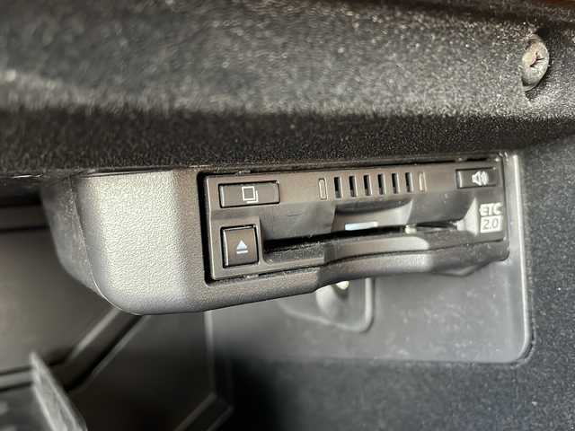 レクサス ＩＳ 300h バージョンL 富山県 2021(令3)年 6.2万km シルバー 4WD/茶レザーシート/三眼LEDヘッドライト/純正メーカー10.25インチナビゲーション/【CD/DVD/SD/BT/AUX/USB/Miracast/フルセグTV】/全周囲カメラ/ビルトインETC/社外ドライブレコーダー前後/前席シートヒーター/前席エアシート/前席パワーシート/純正エンジンスターター/純正19インチAW /純正フロアマット/社外レーダー/衝突被害軽減ブレーキ/レーダークルーズコントロール/レーンキープアシスト/オートハイビームアシスト