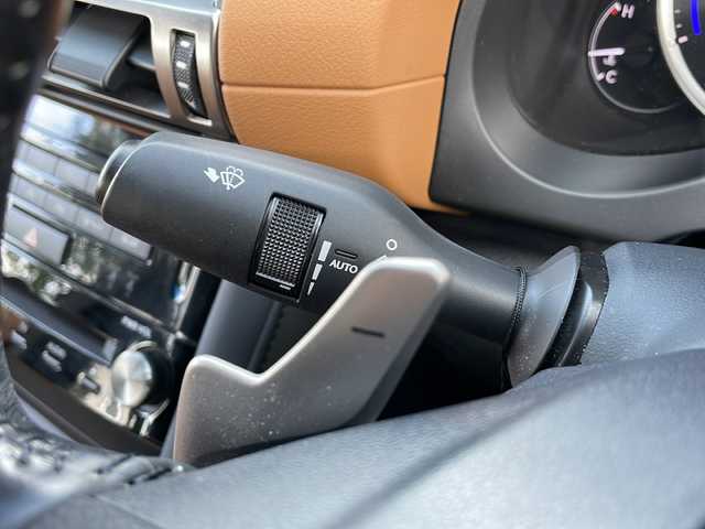 レクサス ＩＳ 300h バージョンL 富山県 2021(令3)年 6.2万km シルバー 4WD/茶レザーシート/三眼LEDヘッドライト/純正メーカー10.25インチナビゲーション/【CD/DVD/SD/BT/AUX/USB/Miracast/フルセグTV】/全周囲カメラ/ビルトインETC/社外ドライブレコーダー前後/前席シートヒーター/前席エアシート/前席パワーシート/純正エンジンスターター/純正19インチAW /純正フロアマット/社外レーダー/衝突被害軽減ブレーキ/レーダークルーズコントロール/レーンキープアシスト/オートハイビームアシスト