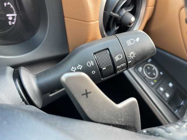 レクサス ＩＳ 300h バージョンL 富山県 2021(令3)年 6.2万km シルバー 4WD/茶レザーシート/三眼LEDヘッドライト/純正メーカー10.25インチナビゲーション/【CD/DVD/SD/BT/AUX/USB/Miracast/フルセグTV】/全周囲カメラ/ビルトインETC/社外ドライブレコーダー前後/前席シートヒーター/前席エアシート/前席パワーシート/純正エンジンスターター/純正19インチAW /純正フロアマット/社外レーダー/衝突被害軽減ブレーキ/レーダークルーズコントロール/レーンキープアシスト/オートハイビームアシスト