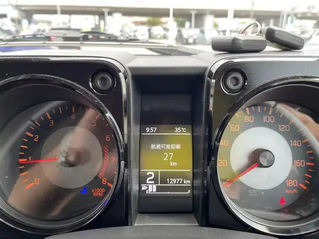 スズキ ジムニー シエラ JC 石川県 2023(令5)年 1.2万km 白 スズキセーフティサポート/4WD/シートヒーター/オートライト/オートエアコン/スマートキー/プッシュスタート/電動ミラー/LEDヘッドライト/保証書
