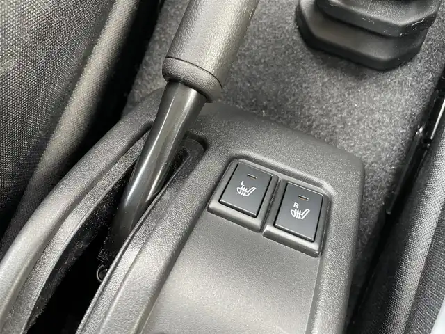 スズキ ジムニー シエラ JC 石川県 2023(令5)年 1.2万km 白 スズキセーフティサポート/4WD/シートヒーター/オートライト/オートエアコン/スマートキー/プッシュスタート/電動ミラー/LEDヘッドライト/保証書
