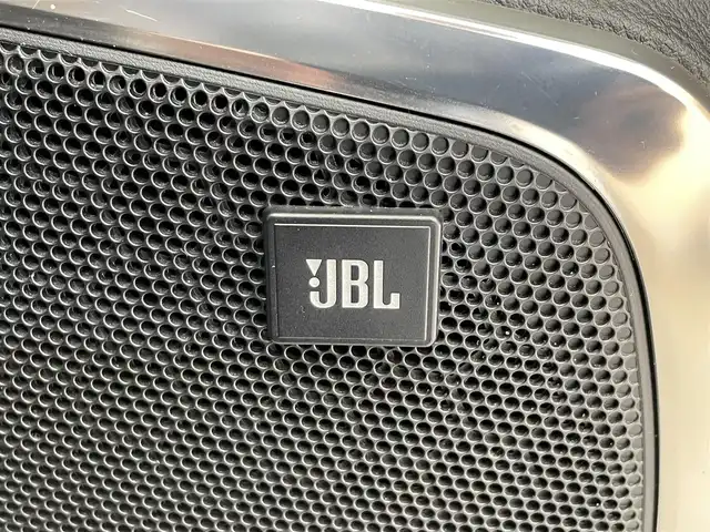 トヨタ アルファードハイブリット G Fパッケージ 岩手県 2015(平27)年 7万km ホワイトパールクリスタルシャイン 純正メモリナビ/　CD/DVD/BT/フルセグテレビ/バックカメラ/全方位カメラ/フリップダウンモニター/ウィンカーミラー/オットマン/キャプテンシート/クルーズコントロール/ドアバイザー/プッシュスタート/両側パワースライドドア/パワーバックドア/ビルトインETC/LEDヘッドライト/レザーシート/D/Nシートヒーター/パワーシート/置くだけ充電/前後コーナーセンサー/JBLサウンド/モデリスタエアロ/ハンドルヒーター