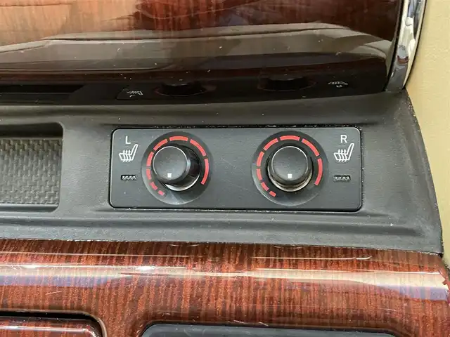 トヨタ アルファードハイブリット G Fパッケージ 岩手県 2015(平27)年 7万km ホワイトパールクリスタルシャイン 純正メモリナビ/　CD/DVD/BT/フルセグテレビ/バックカメラ/全方位カメラ/フリップダウンモニター/ウィンカーミラー/オットマン/キャプテンシート/クルーズコントロール/ドアバイザー/プッシュスタート/両側パワースライドドア/パワーバックドア/ビルトインETC/LEDヘッドライト/レザーシート/D/Nシートヒーター/パワーシート/置くだけ充電/前後コーナーセンサー/JBLサウンド/モデリスタエアロ/ハンドルヒーター