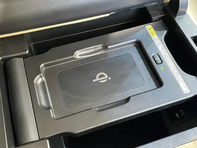 トヨタ アルファードハイブリット G Fパッケージ 岩手県 2015(平27)年 7万km ホワイトパールクリスタルシャイン 純正メモリナビ/　CD/DVD/BT/フルセグテレビ/バックカメラ/全方位カメラ/フリップダウンモニター/ウィンカーミラー/オットマン/キャプテンシート/クルーズコントロール/ドアバイザー/プッシュスタート/両側パワースライドドア/パワーバックドア/ビルトインETC/LEDヘッドライト/レザーシート/D/Nシートヒーター/パワーシート/置くだけ充電/前後コーナーセンサー/JBLサウンド/モデリスタエアロ/ハンドルヒーター