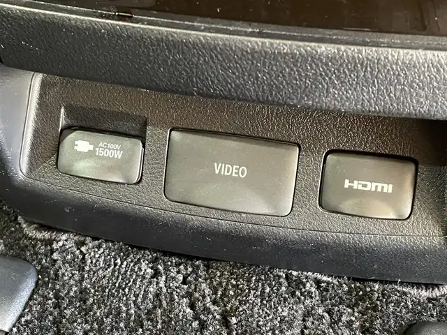 トヨタ アルファードハイブリット G Fパッケージ 岩手県 2015(平27)年 7万km ホワイトパールクリスタルシャイン 純正メモリナビ/　CD/DVD/BT/フルセグテレビ/バックカメラ/全方位カメラ/フリップダウンモニター/ウィンカーミラー/オットマン/キャプテンシート/クルーズコントロール/ドアバイザー/プッシュスタート/両側パワースライドドア/パワーバックドア/ビルトインETC/LEDヘッドライト/レザーシート/D/Nシートヒーター/パワーシート/置くだけ充電/前後コーナーセンサー/JBLサウンド/モデリスタエアロ/ハンドルヒーター