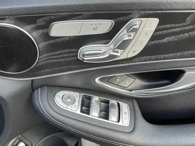 メルセデス・ベンツ Ｃ２２０ｄ アバンギャルド　AMGライン 香川県 2019(平31)年 6万km オブシディアンブラック ワンオーナー/純正ナビ（TV、BT、Aplle carPlay)/バックカメラ/前後コーナーセンサー/レーダーセーフティーパッケージ/（アダクティブクルーズコントロール、レーンキープアシスト）/前純正ドライブレコーダー/黒本革シート/シートヒーター/パワーシート/純正18インチAW