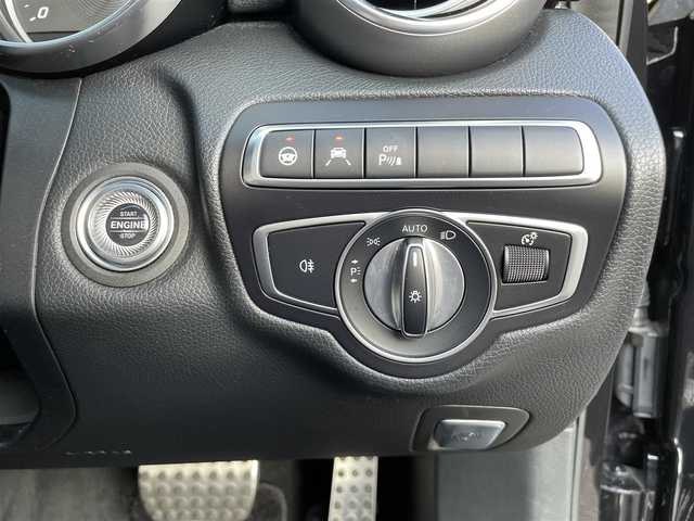 メルセデス・ベンツ Ｃ２２０ｄ アバンギャルド　AMGライン 香川県 2019(平31)年 6万km オブシディアンブラック ワンオーナー/純正ナビ（TV、BT、Aplle carPlay)/バックカメラ/前後コーナーセンサー/レーダーセーフティーパッケージ/（アダクティブクルーズコントロール、レーンキープアシスト）/前純正ドライブレコーダー/黒本革シート/シートヒーター/パワーシート/純正18インチAW