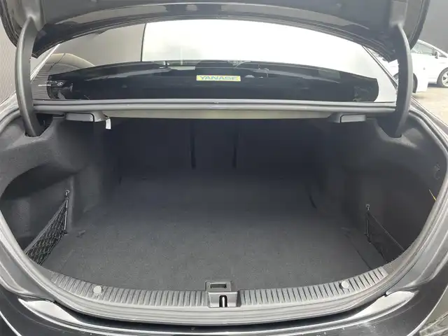 メルセデス・ベンツ Ｃ２２０ｄ アバンギャルド　AMGライン 香川県 2019(平31)年 6万km オブシディアンブラック ワンオーナー/純正ナビ（TV、BT、Aplle carPlay)/バックカメラ/前後コーナーセンサー/レーダーセーフティーパッケージ/（アダクティブクルーズコントロール、レーンキープアシスト）/前純正ドライブレコーダー/黒本革シート/シートヒーター/パワーシート/純正18インチAW