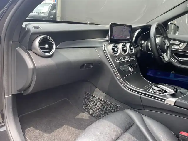 メルセデス・ベンツ Ｃ２２０ｄ アバンギャルド　AMGライン 香川県 2019(平31)年 6万km オブシディアンブラック ワンオーナー/純正ナビ（TV、BT、Aplle carPlay)/バックカメラ/前後コーナーセンサー/レーダーセーフティーパッケージ/（アダクティブクルーズコントロール、レーンキープアシスト）/前純正ドライブレコーダー/黒本革シート/シートヒーター/パワーシート/純正18インチAW
