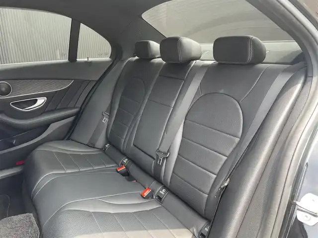 メルセデス・ベンツ Ｃ２２０ｄ アバンギャルド　AMGライン 香川県 2019(平31)年 6万km オブシディアンブラック ワンオーナー/純正ナビ（TV、BT、Aplle carPlay)/バックカメラ/前後コーナーセンサー/レーダーセーフティーパッケージ/（アダクティブクルーズコントロール、レーンキープアシスト）/前純正ドライブレコーダー/黒本革シート/シートヒーター/パワーシート/純正18インチAW