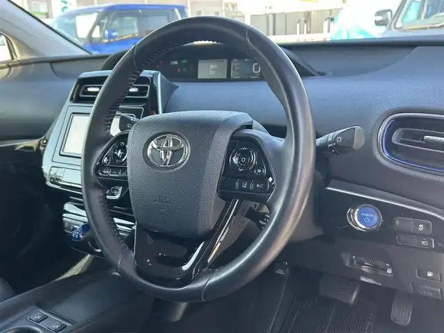 トヨタ プリウス S ツーリングセレクション 広島県 2020(令2)年 5.1万km スーパーホワイトⅡ ワンオーナー/純正ナビ　　NSZT-W68T/　「Bluetooth/フルセグ/CD/DVD」/全方位カメラ　/前席シートヒーター　/レーダークルーズコントロール/クリアランスソナー/ドライブレコーダー/ＥＴＣ２．０　/オートハイビーム　/ＬＥＤヘッドライト（AUTO機能付き）/衝突軽減ブレーキシステム/車線逸脱防止システム　/プッシュスタート/スマートキー/純正１７インチアルミ/純正フロアマット/ナビ取扱説明書/保証書/取扱説明書