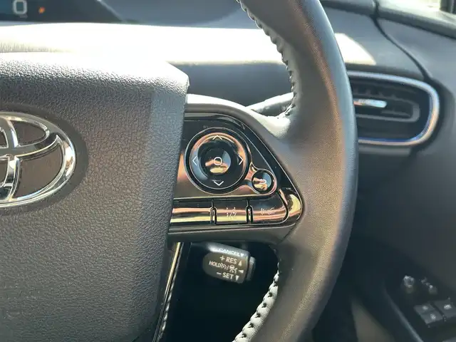 トヨタ プリウス S ツーリングセレクション 広島県 2020(令2)年 5.1万km スーパーホワイトⅡ ワンオーナー/純正ナビ　　NSZT-W68T/　「Bluetooth/フルセグ/CD/DVD」/全方位カメラ　/前席シートヒーター　/レーダークルーズコントロール/クリアランスソナー/ドライブレコーダー/ＥＴＣ２．０　/オートハイビーム　/ＬＥＤヘッドライト（AUTO機能付き）/衝突軽減ブレーキシステム/車線逸脱防止システム　/プッシュスタート/スマートキー/純正１７インチアルミ/純正フロアマット/ナビ取扱説明書/保証書/取扱説明書